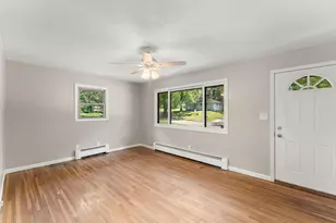 610 Grange Ave N, Oakdale, MN 55128 - Photo 4