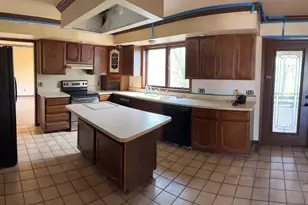 5505 Matterhorn Dr NE, Fridley, MN 55432 - Photo 4