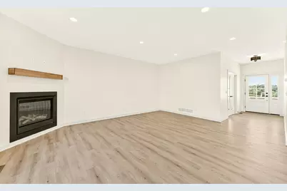 3435 Stonehedge Drive NE, Rochester, MN 55906 - Photo 8