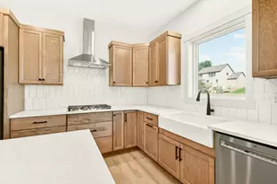 3435 Stonehedge Dr NE, Rochester, MN 55906 - Photo 14