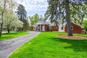 6708 Sally Ln, Edina, MN 55439 - Photo 2