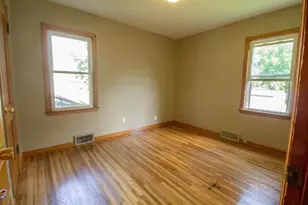 1719 1st Ave NE, Austin, MN 55912 - Photo 8
