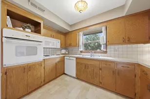 9532 Penn Cir, Bloomington, MN 55431 - Photo 6