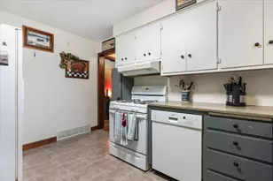 549 E Rose St, Owatonna, MN 55060 - Photo 10