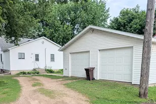 208 S 7th St, Montevideo, MN 56265 - Photo 26
