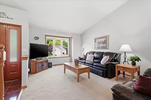7910 Blackstone Ave, Inver Grove Heights, MN 55076 - Photo 4