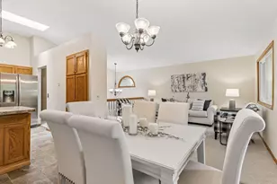 1015 Aston Cir, Burnsville, MN 55337 - Photo 18