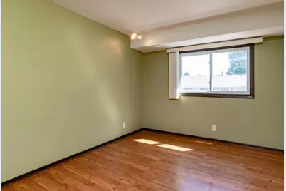 10520 Decatur Avenue S, Bloomington, MN 55438 - Photo 12