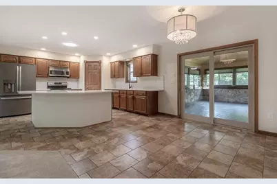 12991 Meadow Creek Drive, New Ulm, MN 56073 - Photo 10