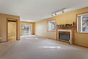 2907 Devonshire Cir, Woodbury, MN 55125 - Photo 2