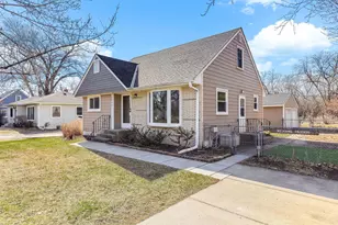 8933 Wally Dr, Golden Valley, MN 55427 - Photo 2