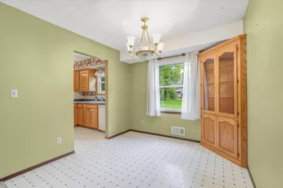 3687 Arcade Street N, Vadnais Heights, MN 55127 - Photo 10