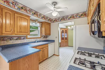 3687 Arcade Street N, Vadnais Heights, MN 55127 - Photo 14