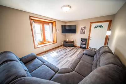 513 8th Ave SE, Waseca, MN 56093 - Photo 6