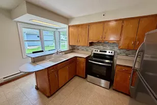565 Madson Ave SW, Hutchinson, MN 55350 - Photo 8