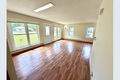565 Madson Avenue SW, Hutchinson, MN 55350 - Photo 4