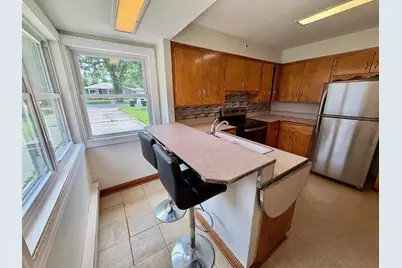 565 Madson Avenue SW, Hutchinson, MN 55350 - Photo 6