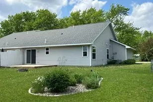 203 Lindstrom Ave W, Grove City, MN 56243 - Photo 14