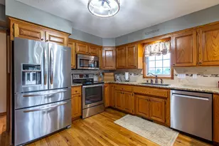 704 Country Estate Ct SE, Stewartville, MN 55976 - Photo 10