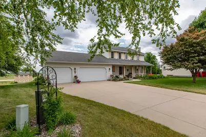 704 Country Estate Court SE, Stewartville, MN 55976 - Photo 2