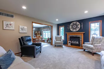 704 Country Estate Court SE, Stewartville, MN 55976 - Photo 4