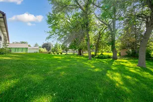 1238 Bigelow Ave, Owatonna, MN 55060 - Photo 6
