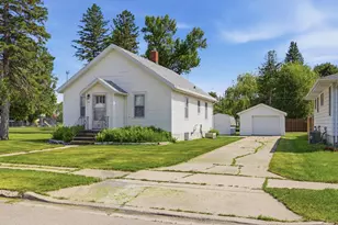 212 1st Ave SW, Dilworth, MN 56529 - Photo 2