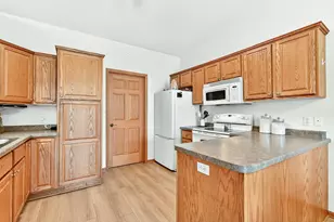 4207 Red Hawk Dr SE, Rochester, MN 55904 - Photo 10