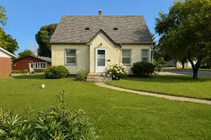 201 2nd St SW, New Prague, MN 56071 - Photo 1