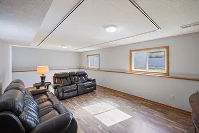 512 Hyde Avenue N, Mahtomedi, MN 55115 - Photo 36