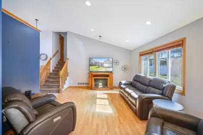 512 Hyde Avenue N, Mahtomedi, MN 55115 - Photo 14
