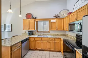 512 Hyde Ave N, Mahtomedi, MN 55115 - Photo 6