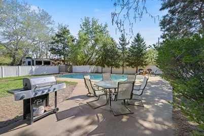 512 Hyde Avenue N, Mahtomedi, MN 55115 - Photo 2