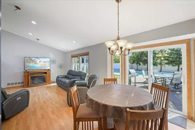 512 Hyde Avenue N, Mahtomedi, MN 55115 - Photo 12