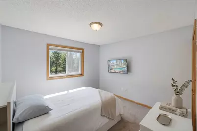 512 Hyde Avenue N, Mahtomedi, MN 55115 - Photo 18