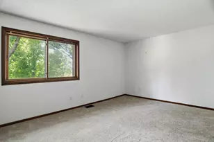 2455 Crestwood Dr, North Saint Paul, MN 55109 - Photo 18