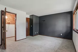 2455 Crestwood Dr, North Saint Paul, MN 55109 - Photo 12