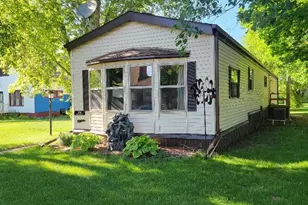 216 Cherry Street NW, Bertha, MN 56437 - Photo 2