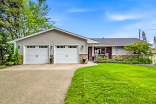 28885 Park Pl, Chisago City, MN 55013 - Photo 2