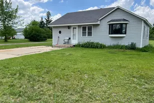 401 4th St NW, Wadena, MN 56482 - Photo 1