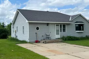 401 4th St NW, Wadena, MN 56482 - Photo 2