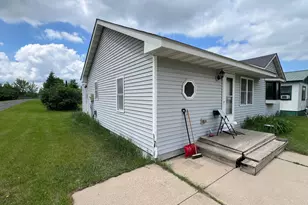 401 4th St NW, Wadena, MN 56482 - Photo 4
