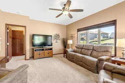 290 Acorn Place NE, Owatonna, MN 55060 - Photo 8