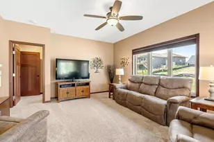290 Acorn Pl NE, Owatonna, MN 55060 - Photo 8