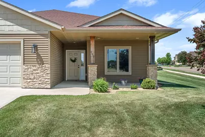 290 Acorn Place NE, Owatonna, MN 55060 - Photo 2