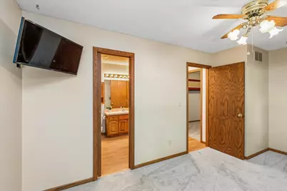 326 Warner Avenue N, Mahtomedi, MN 55115 - Photo 18