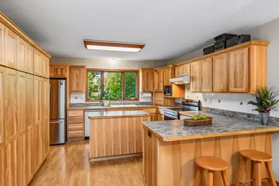 326 Warner Avenue N, Mahtomedi, MN 55115 - Photo 4