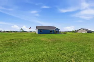 8594 Dolphin Rd, Princeton, MN 55371 - Photo 6