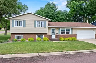 201 3rd St E, Tracy, MN 56175 - Photo 2