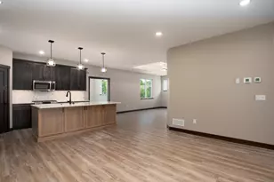 216 Dancing Waters Cir, Mankato, MN 56001 - Photo 2